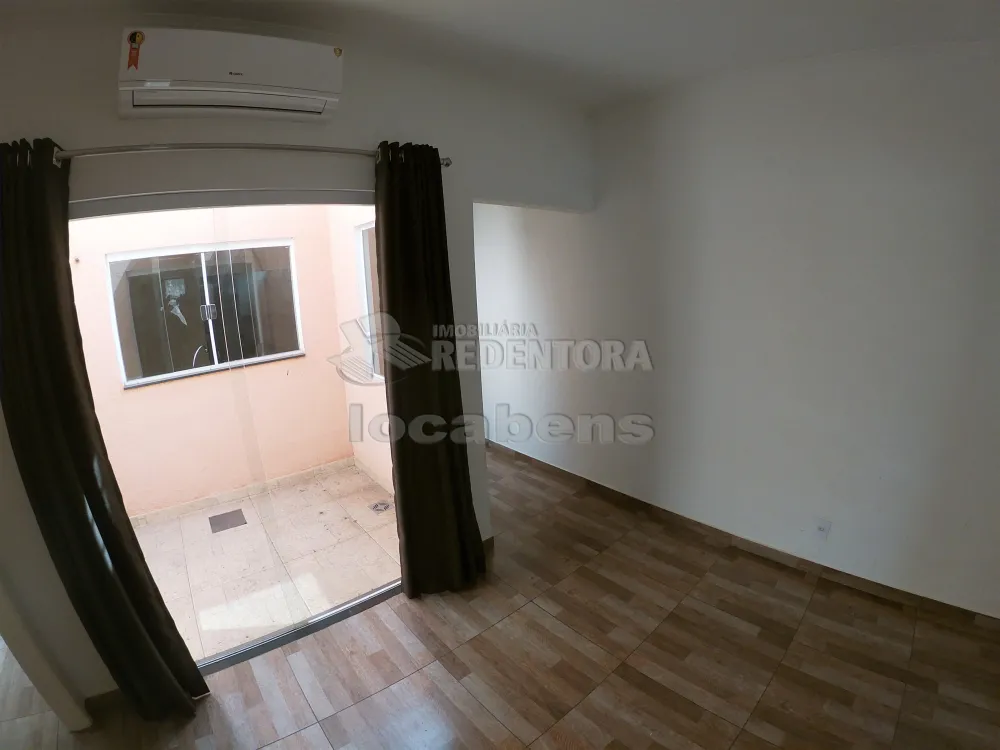 Alugar Casa / Padrão em São José do Rio Preto R$ 1.500,00 - Foto 5