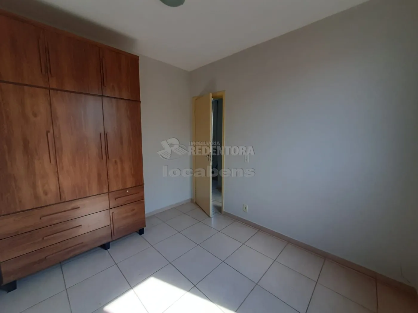 Alugar Apartamento / Padrão em São José do Rio Preto R$ 1.300,00 - Foto 7