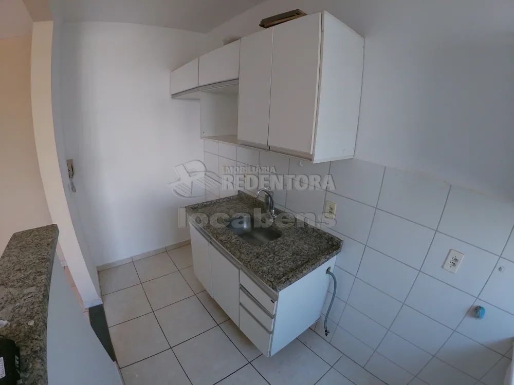 Alugar Apartamento / Padrão em São José do Rio Preto R$ 750,00 - Foto 5
