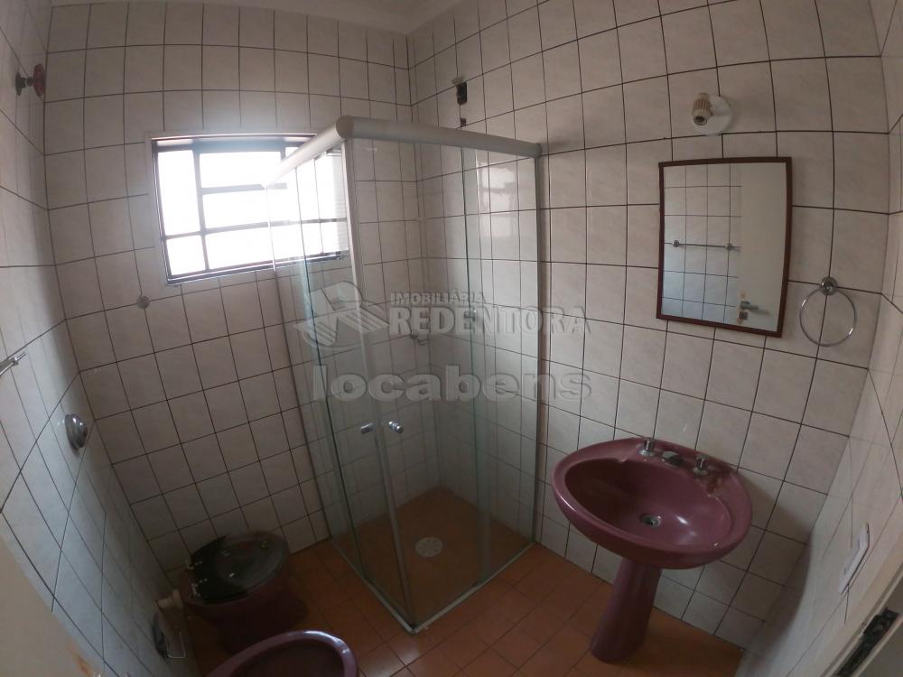 Alugar Casa / Padrão em São José do Rio Preto R$ 2.000,00 - Foto 18