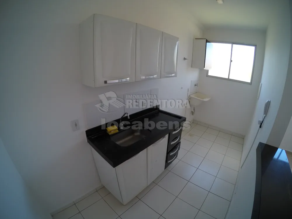 Alugar Apartamento / Padrão em São José do Rio Preto R$ 700,00 - Foto 4