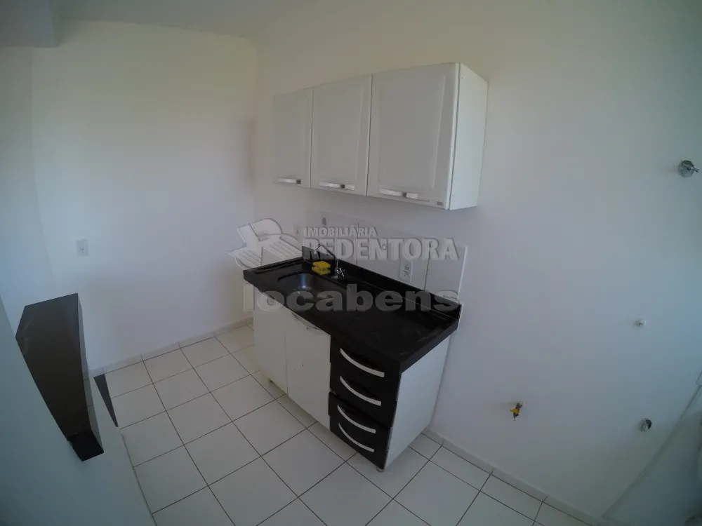 Alugar Apartamento / Padrão em São José do Rio Preto R$ 700,00 - Foto 5