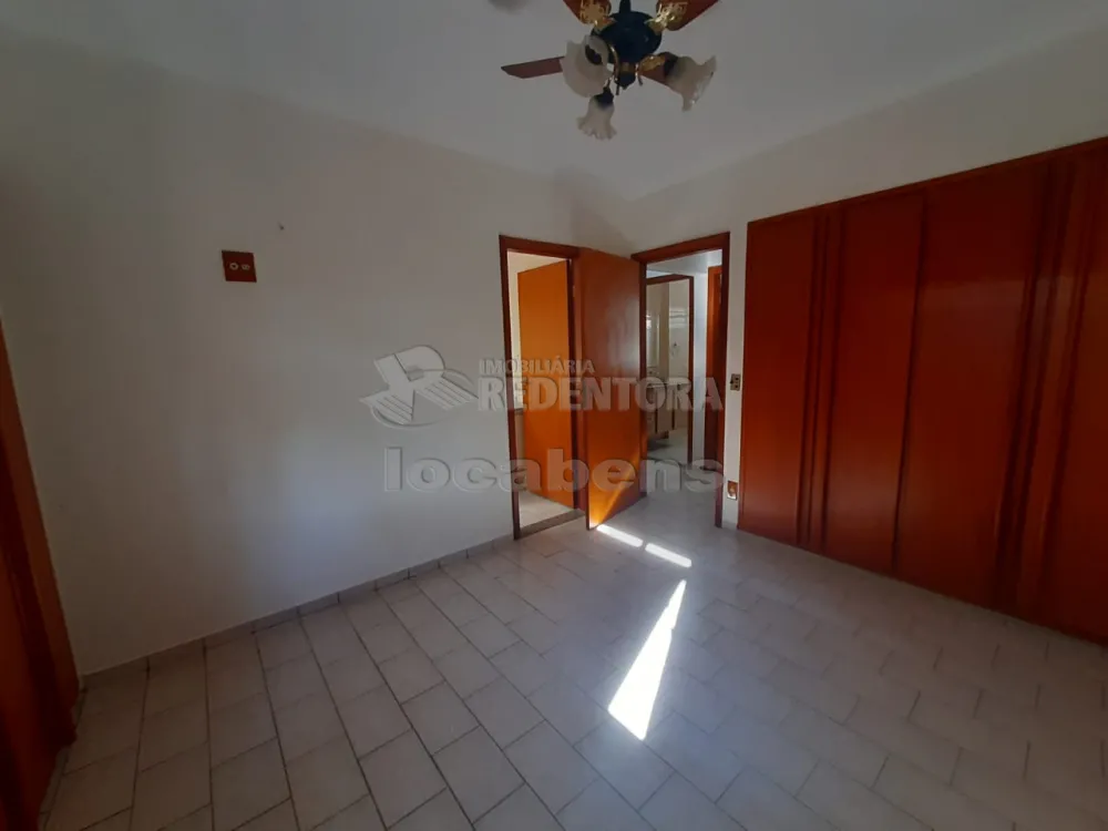 Alugar Apartamento / Padrão em São José do Rio Preto R$ 1.400,00 - Foto 4