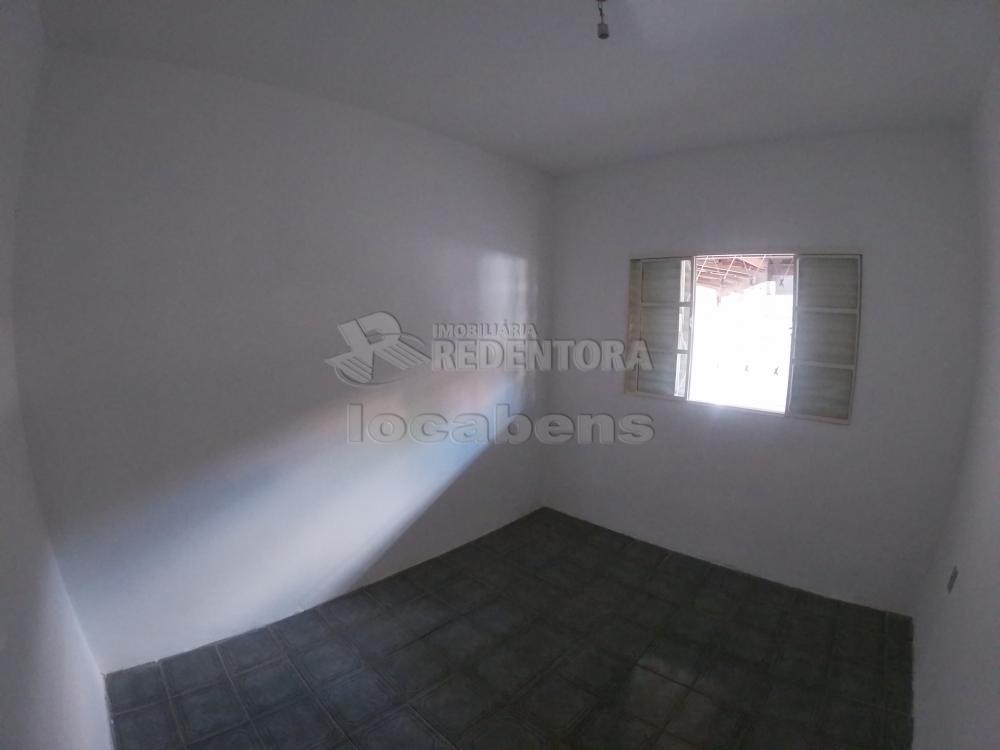 Alugar Casa / Padrão em São José do Rio Preto R$ 900,00 - Foto 6