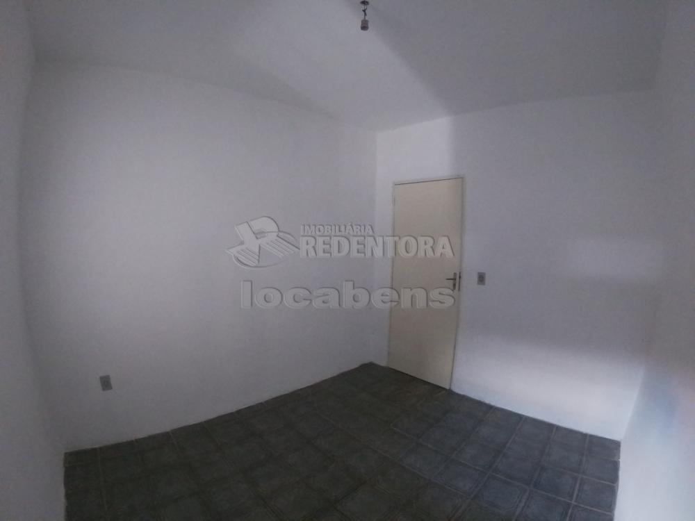 Alugar Casa / Padrão em São José do Rio Preto R$ 900,00 - Foto 8