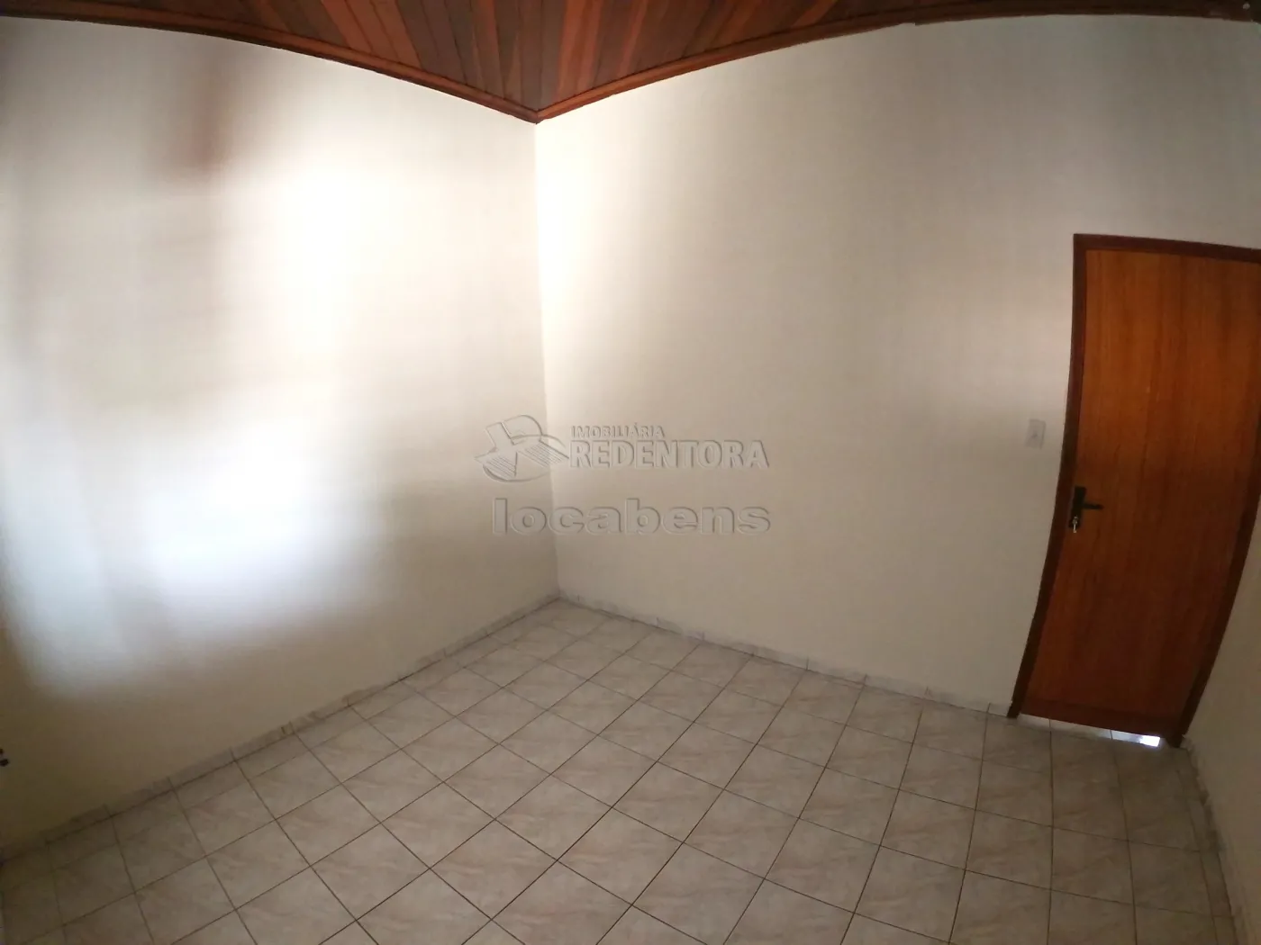 Alugar Casa / Padrão em São José do Rio Preto R$ 1.400,00 - Foto 9
