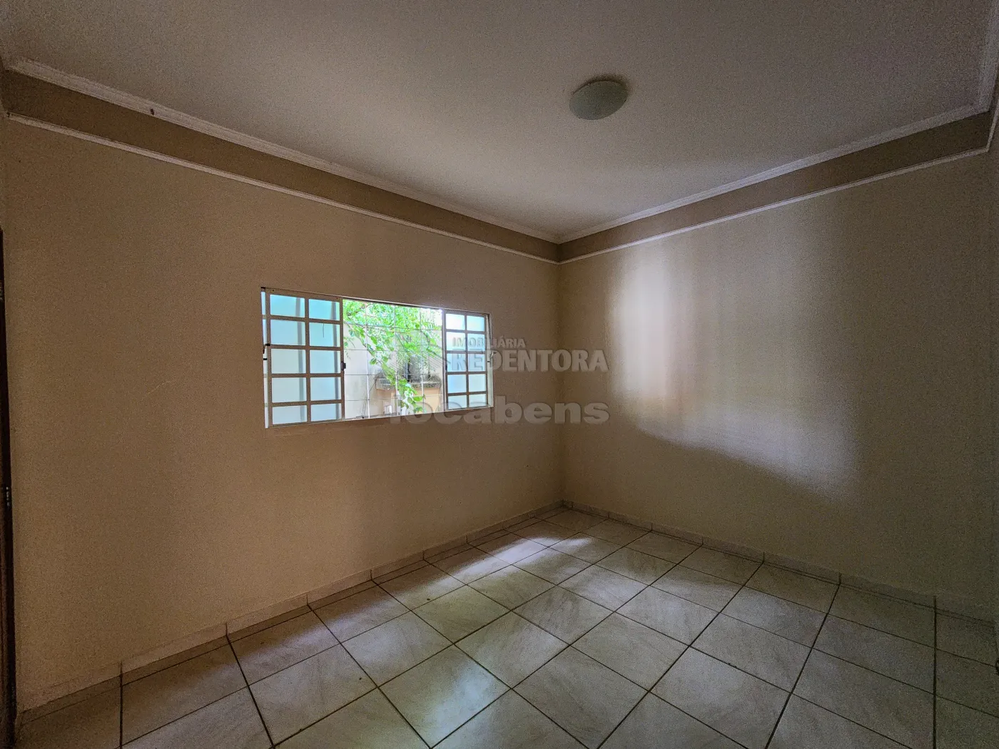 Alugar Casa / Padrão em São José do Rio Preto R$ 1.600,00 - Foto 3