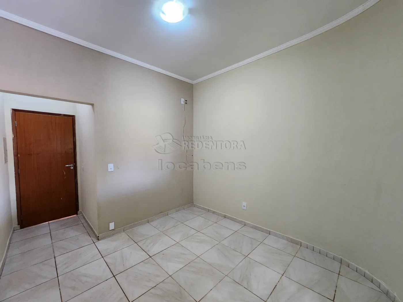 Alugar Casa / Padrão em São José do Rio Preto R$ 1.600,00 - Foto 8