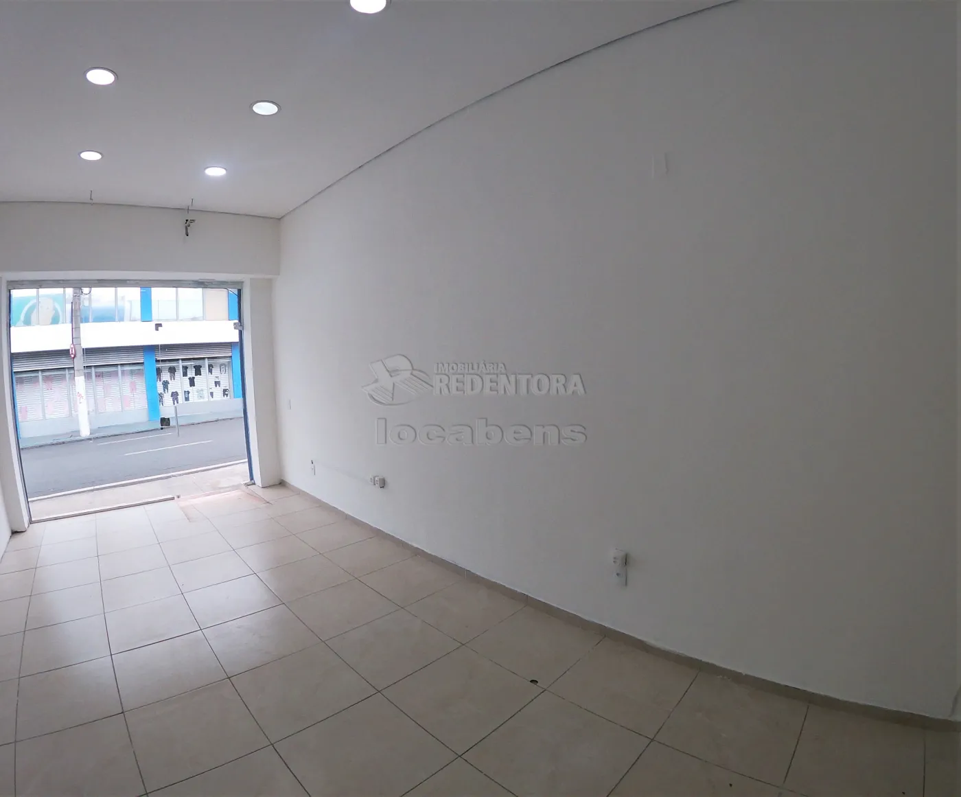 Alugar Comercial / Salão em São José do Rio Preto R$ 3.900,00 - Foto 3