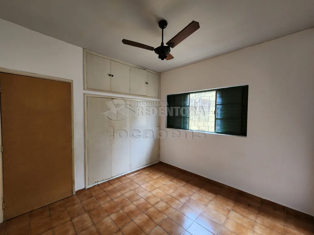 Alugar Casa / Padrão em São José do Rio Preto R$ 1.300,00 - Foto 14