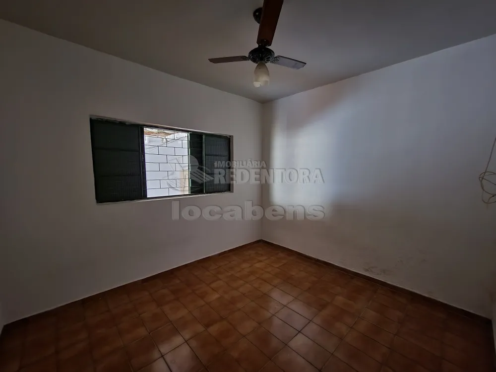 Alugar Casa / Padrão em São José do Rio Preto R$ 1.300,00 - Foto 16