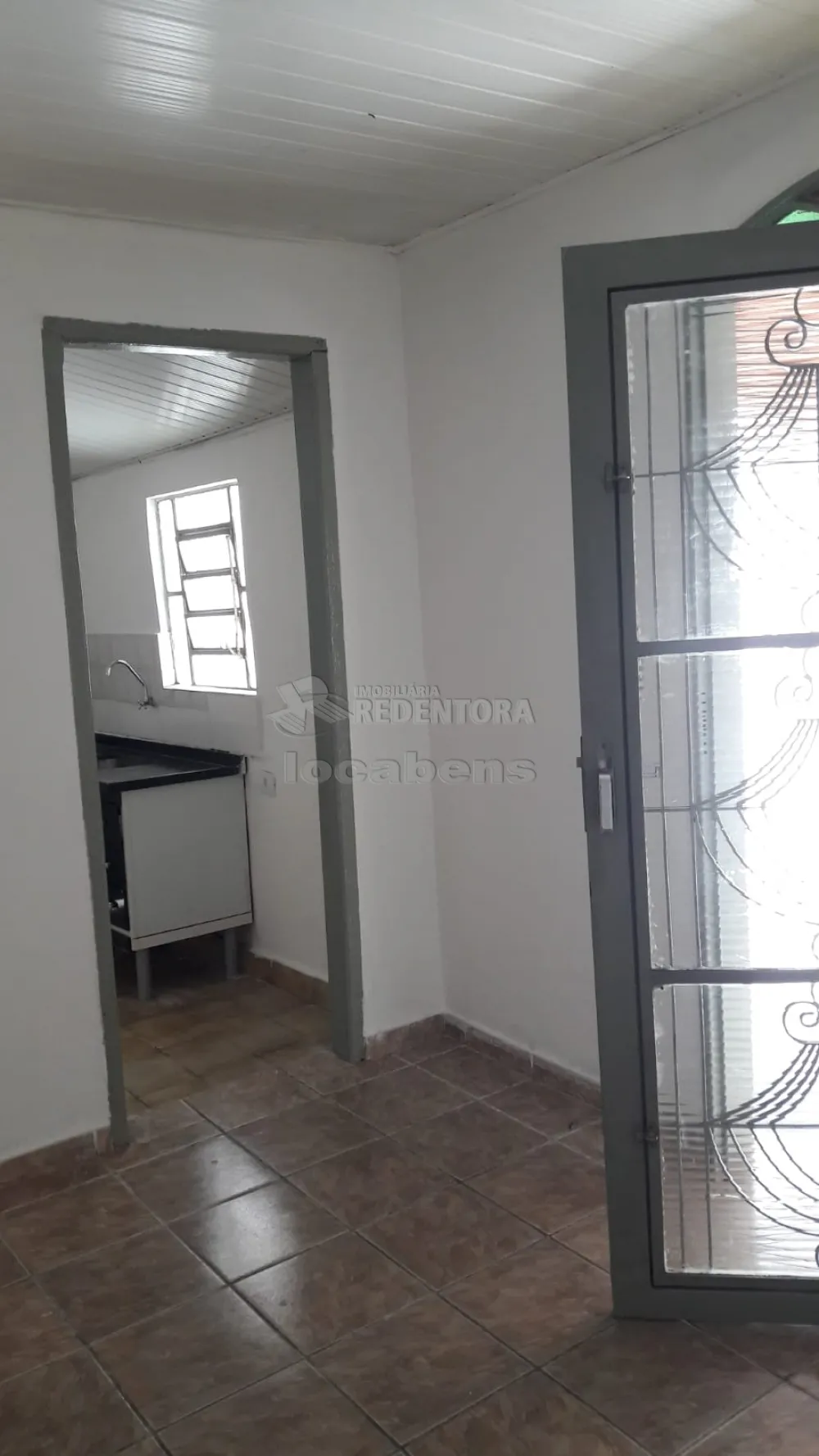 Alugar Casa / Padrão em São José do Rio Preto R$ 700,00 - Foto 1