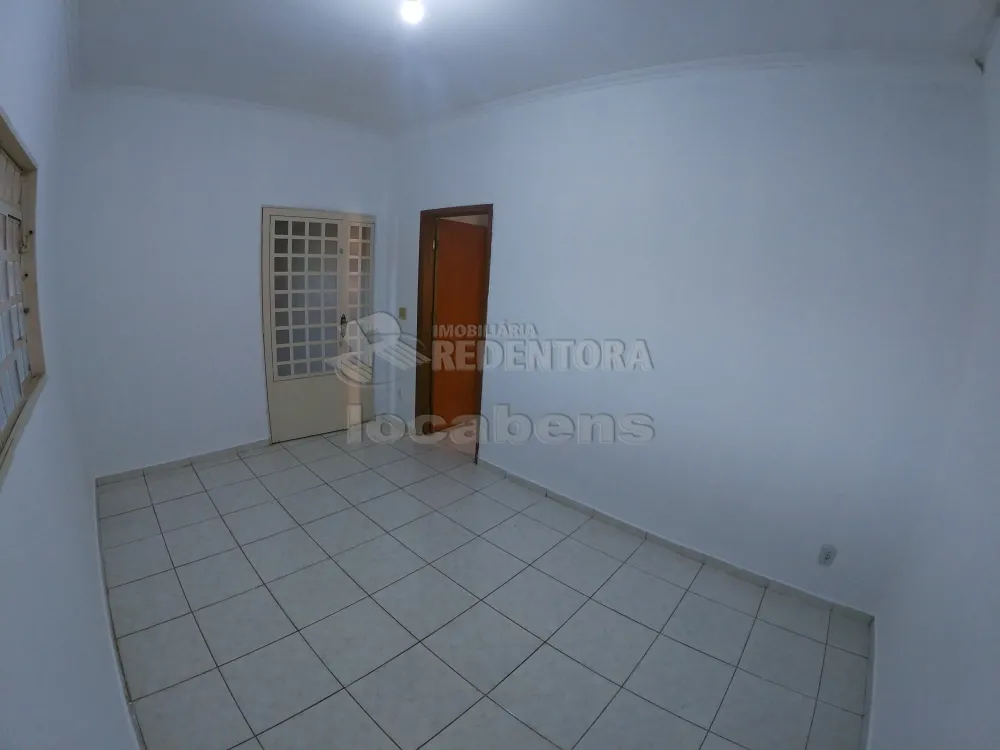 Alugar Casa / Padrão em São José do Rio Preto R$ 2.200,00 - Foto 4