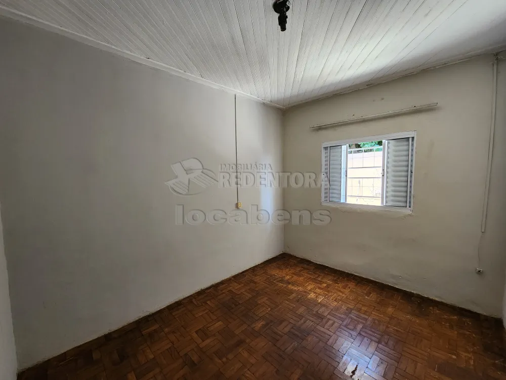 Alugar Casa / Padrão em São José do Rio Preto R$ 1.100,00 - Foto 4