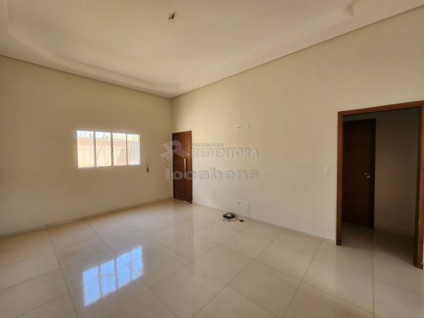 Alugar Casa / Padrão em São José do Rio Preto R$ 1.100,00 - Foto 2