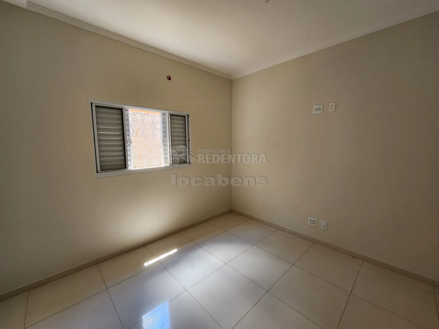 Alugar Casa / Padrão em São José do Rio Preto R$ 1.100,00 - Foto 8