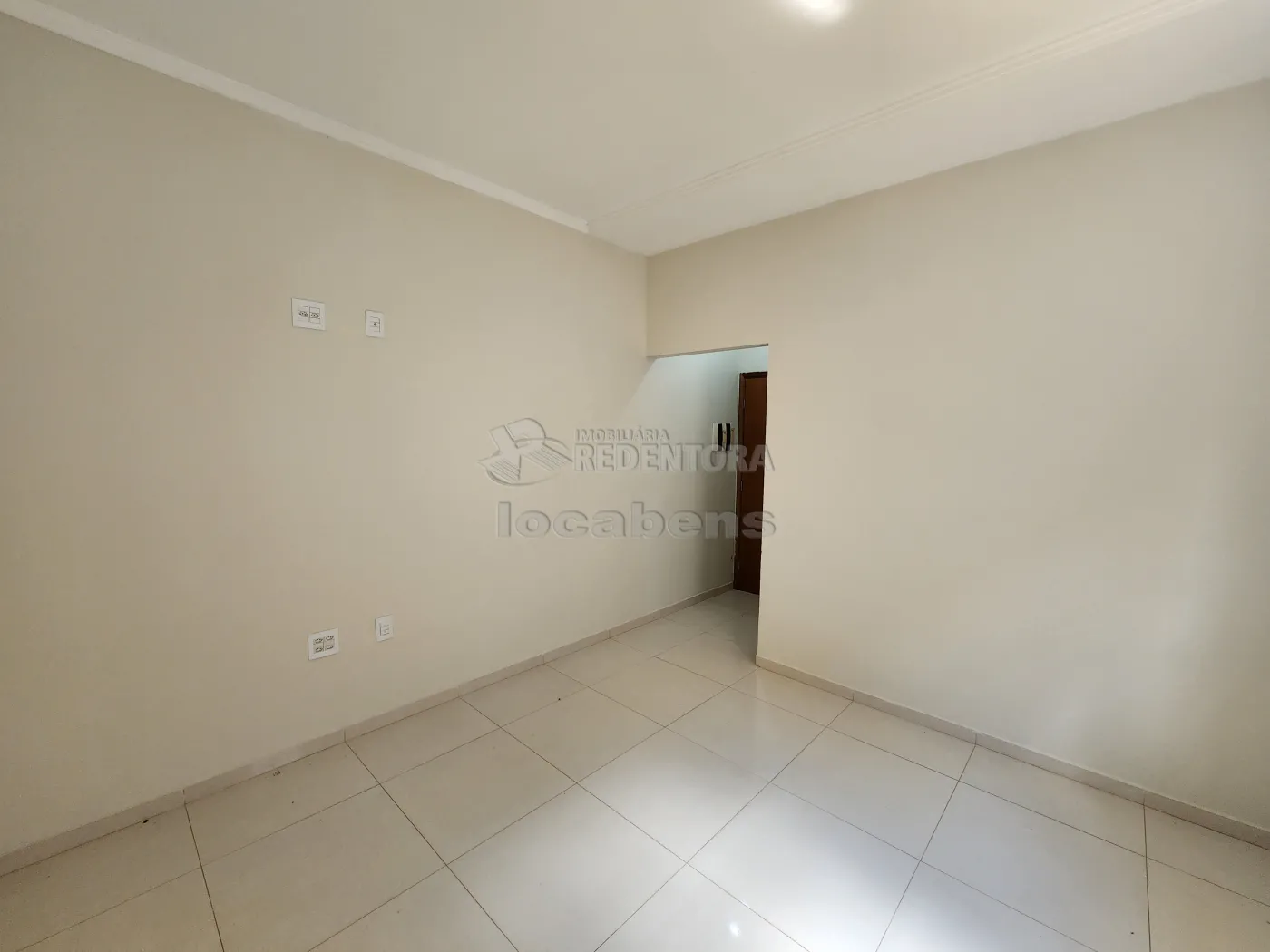 Alugar Casa / Padrão em São José do Rio Preto R$ 1.100,00 - Foto 9