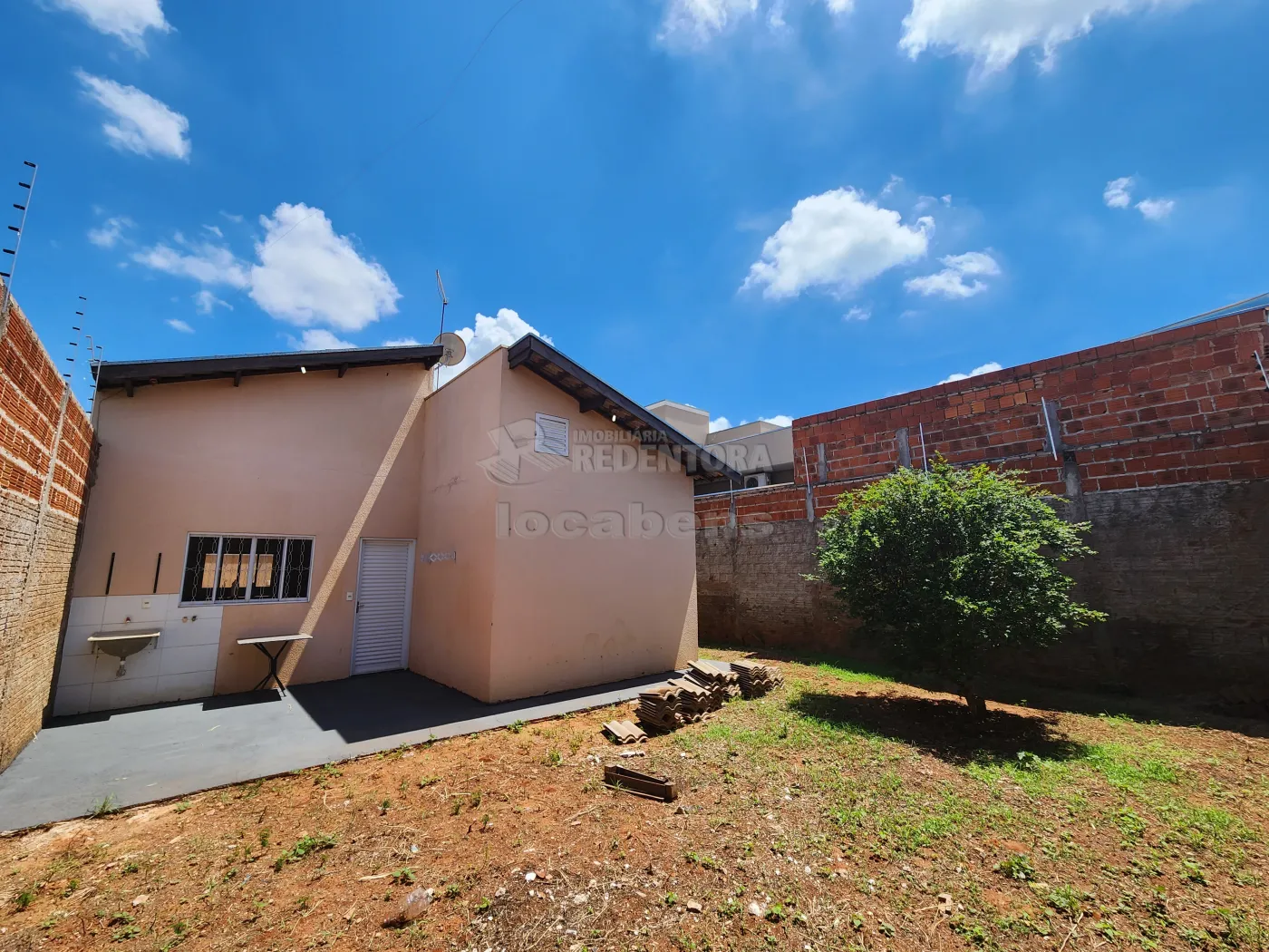 Alugar Casa / Padrão em São José do Rio Preto R$ 1.100,00 - Foto 12