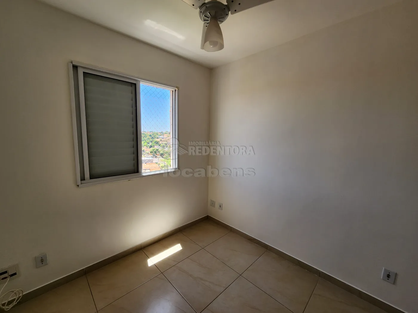 Alugar Apartamento / Padrão em São José do Rio Preto R$ 1.200,00 - Foto 4