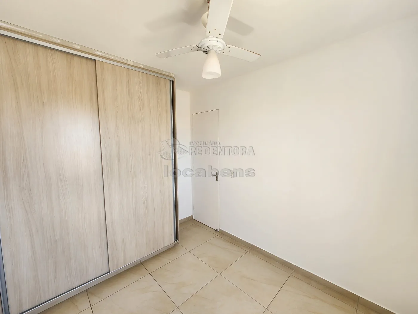 Alugar Apartamento / Padrão em São José do Rio Preto R$ 1.200,00 - Foto 5