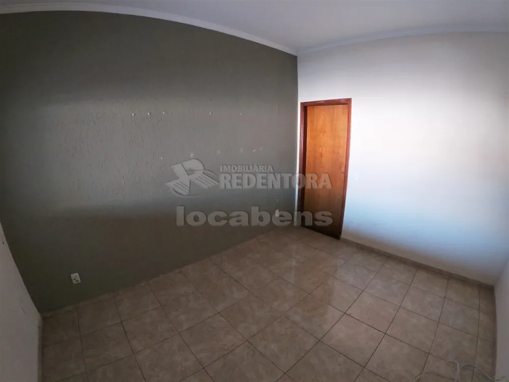 Alugar Casa / Padrão em São José do Rio Preto R$ 1.600,00 - Foto 1