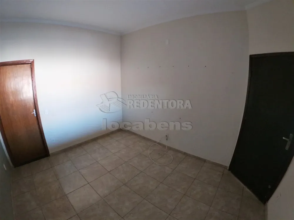 Alugar Casa / Padrão em São José do Rio Preto R$ 1.600,00 - Foto 2