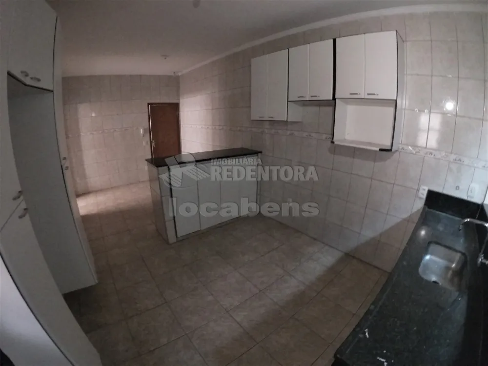 Alugar Casa / Padrão em São José do Rio Preto R$ 1.600,00 - Foto 4