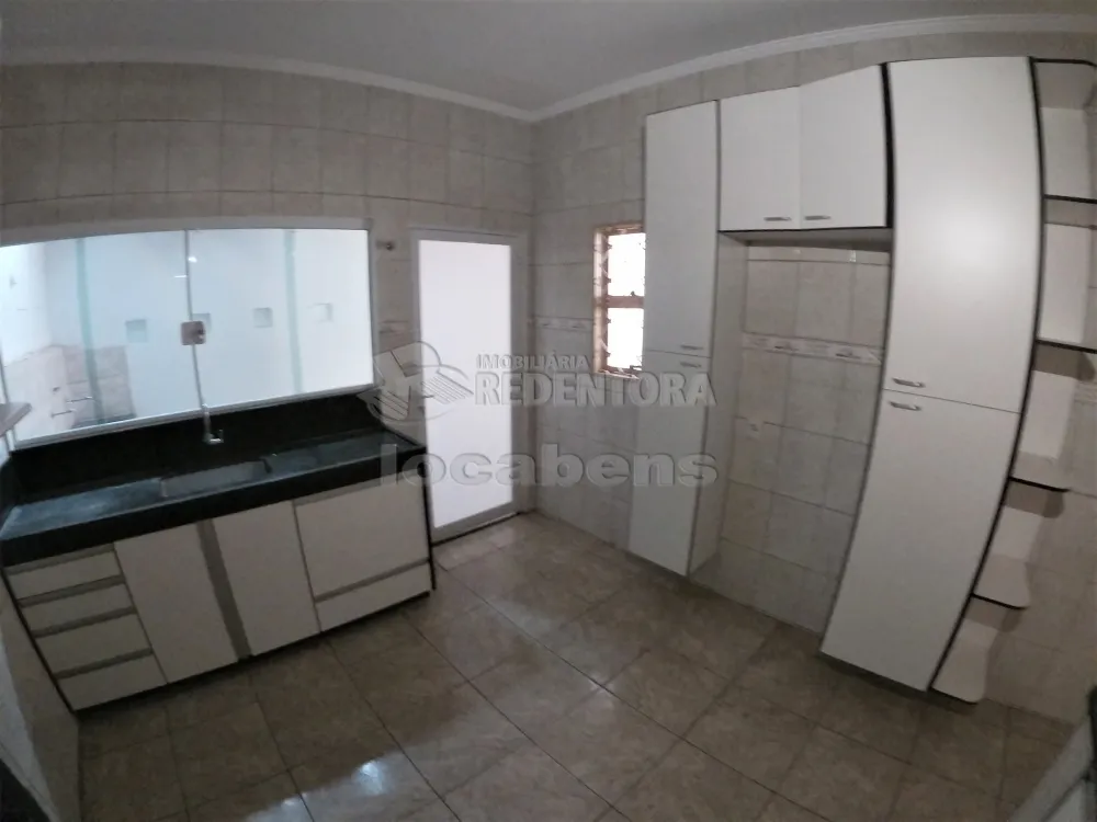 Alugar Casa / Padrão em São José do Rio Preto R$ 1.600,00 - Foto 6