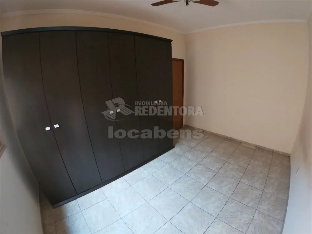 Alugar Casa / Padrão em São José do Rio Preto R$ 1.600,00 - Foto 8