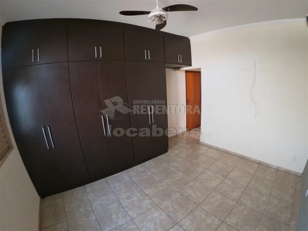 Alugar Casa / Padrão em São José do Rio Preto R$ 1.600,00 - Foto 13