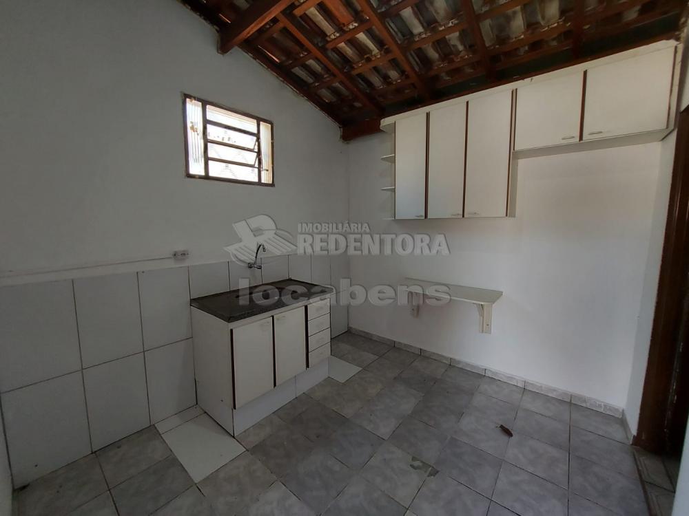 Casa para alugar com 2 quartos, 70m² - Foto 1