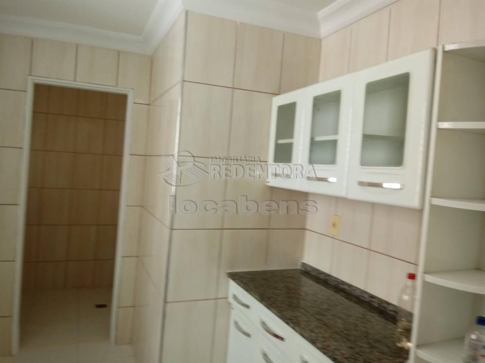 Comprar Apartamento / Padrão em São José do Rio Preto R$ 180.000,00 - Foto 5