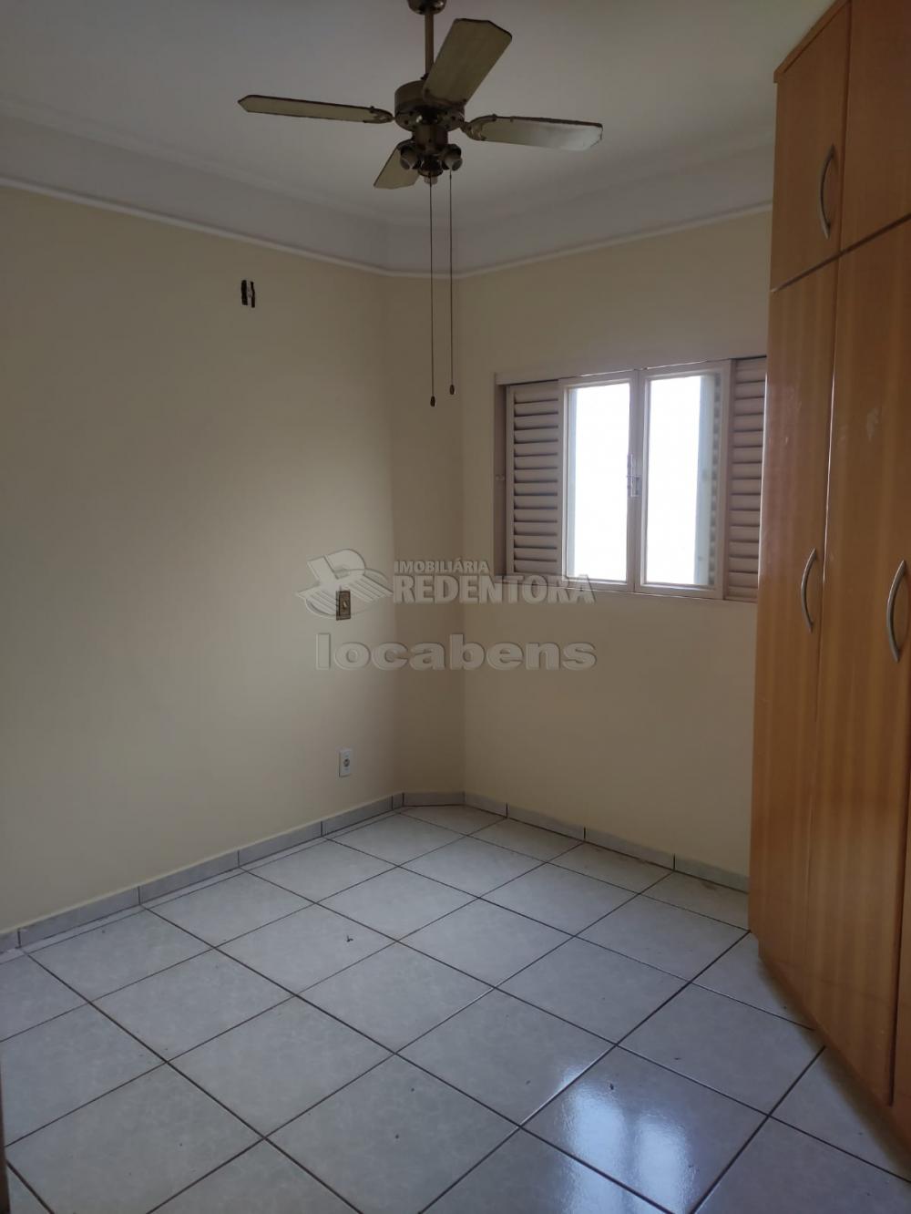 Comprar Apartamento / Padrão em São José do Rio Preto R$ 250.000,00 - Foto 3