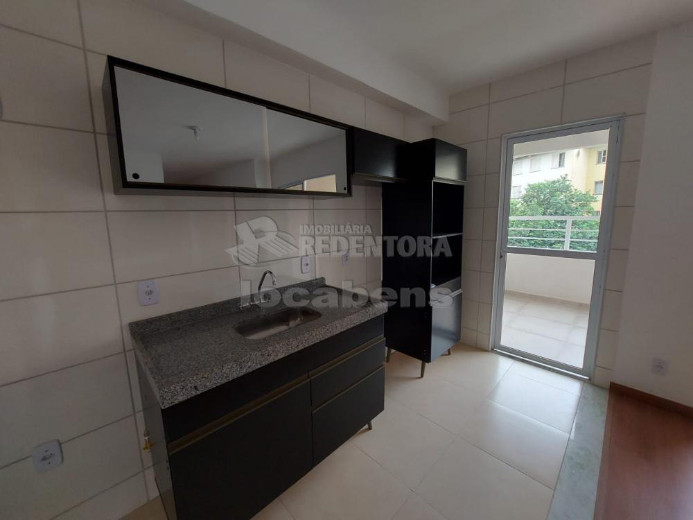 Alugar Apartamento / Padrão em São José do Rio Preto R$ 1.203,00 - Foto 3