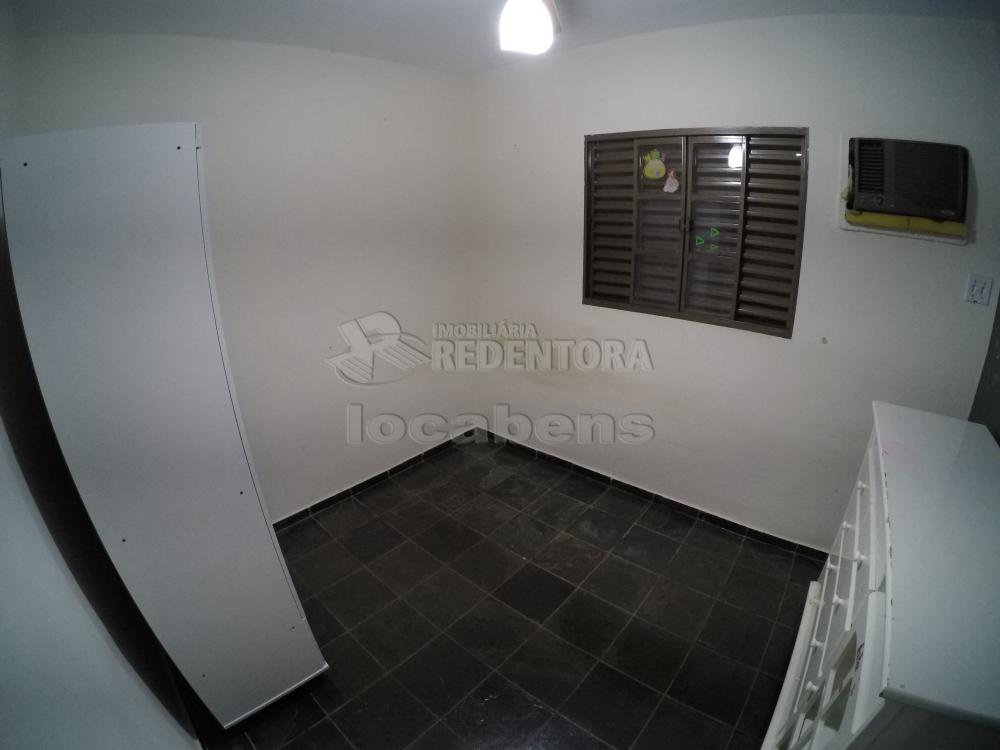 Alugar Casa / Padrão em São José do Rio Preto R$ 1.500,00 - Foto 9
