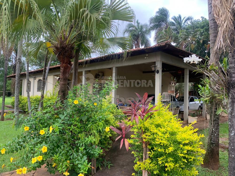 Chácara à venda com 3 quartos, 5481m² - Foto 1