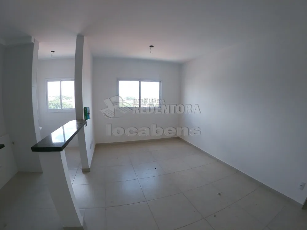 Comprar Apartamento / Padrão em São José do Rio Preto R$ 240.000,00 - Foto 1