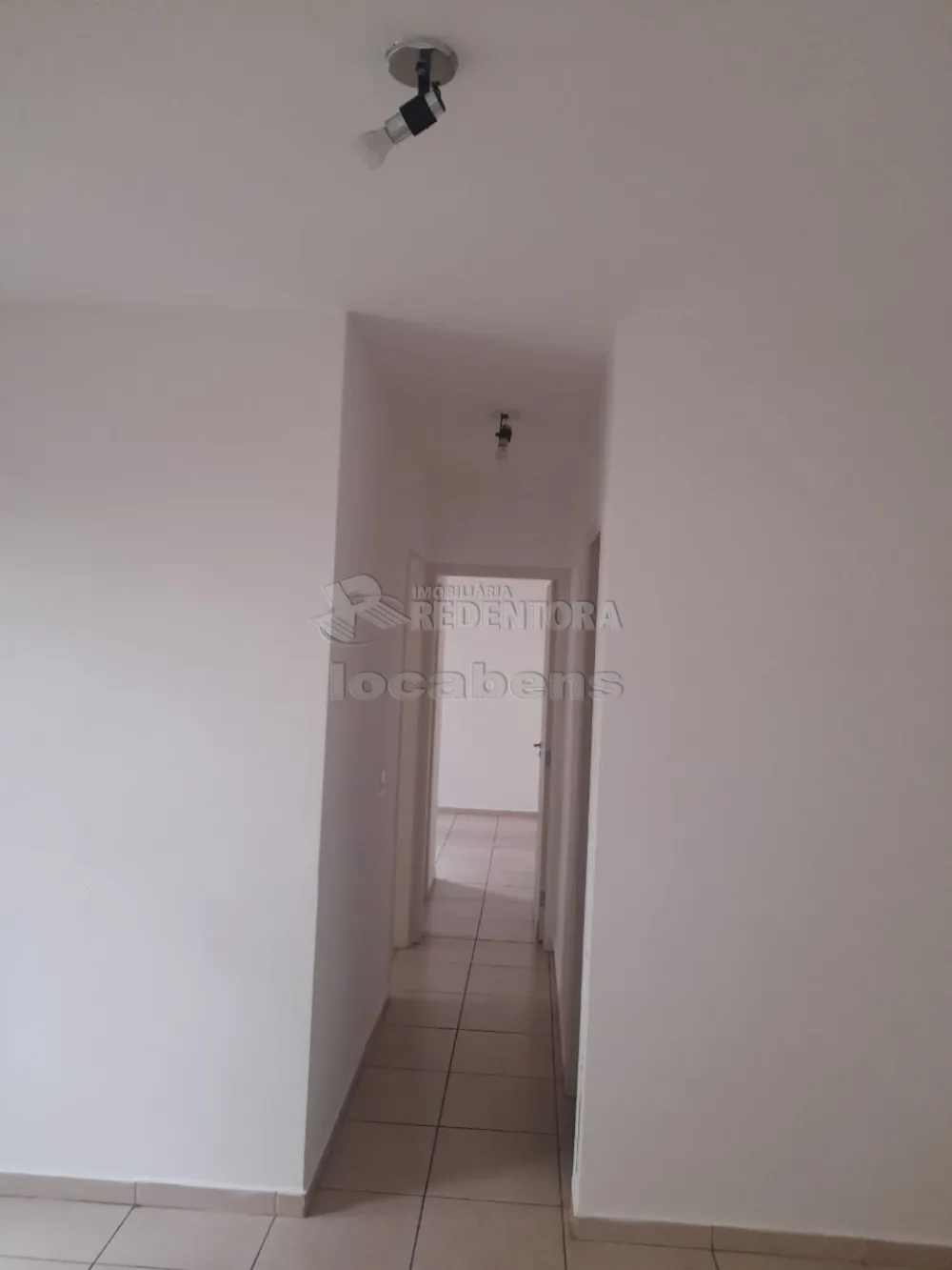 Alugar Apartamento / Padrão em São José do Rio Preto R$ 800,00 - Foto 4