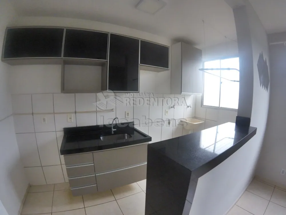 Alugar Apartamento / Padrão em São José do Rio Preto R$ 900,00 - Foto 4