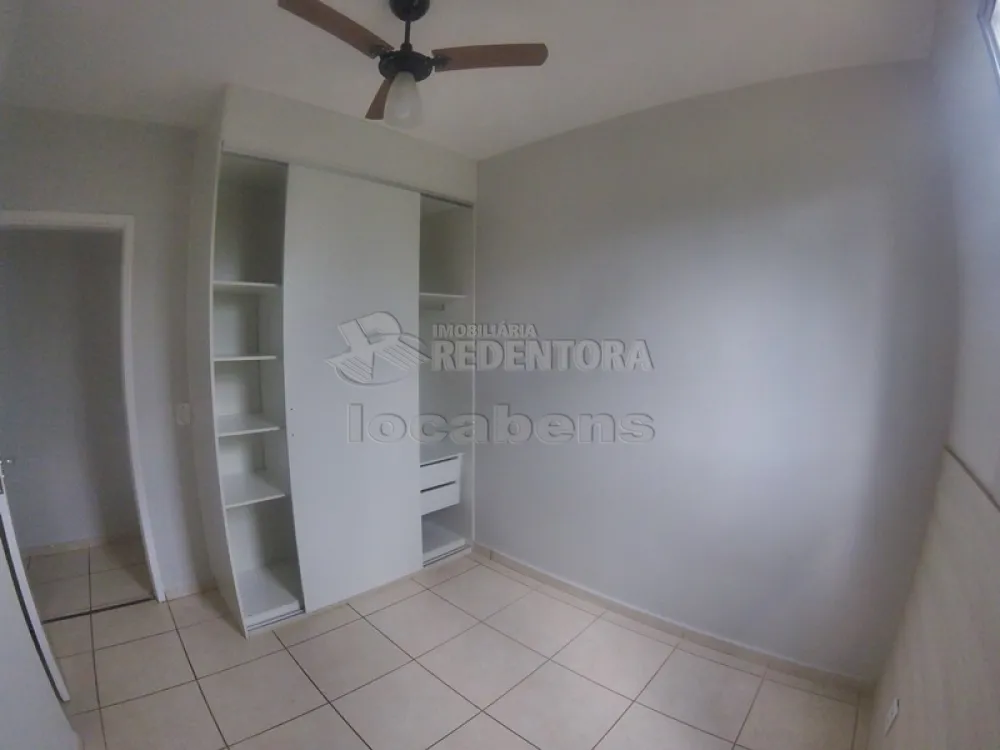 Alugar Apartamento / Padrão em São José do Rio Preto R$ 900,00 - Foto 8