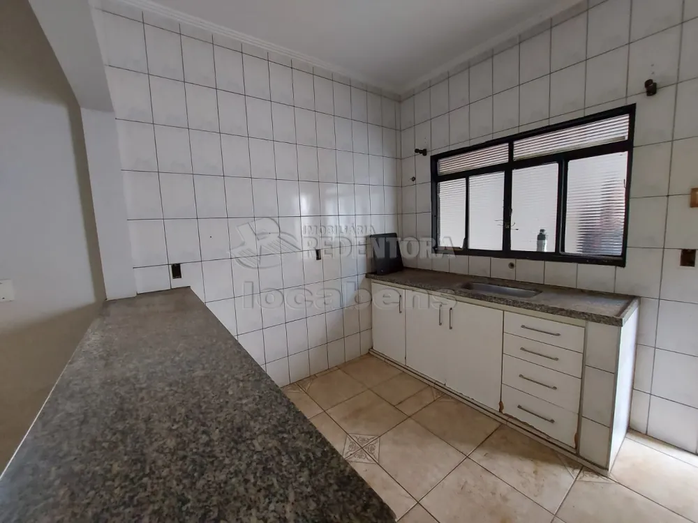 Alugar Casa / Padrão em São José do Rio Preto R$ 1.400,00 - Foto 2