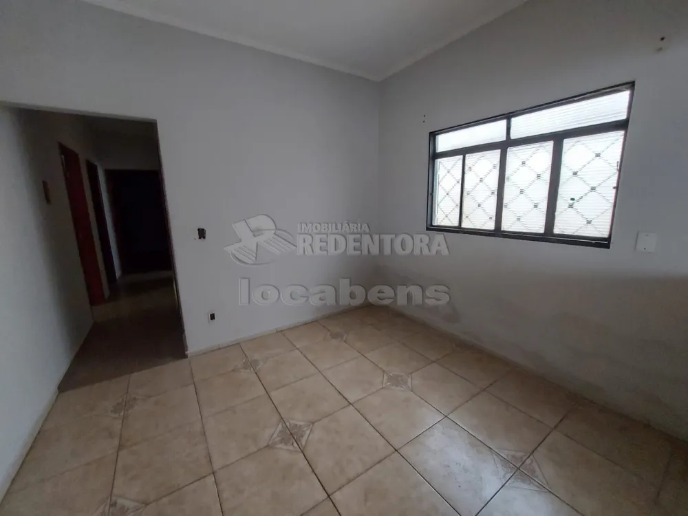 Alugar Casa / Padrão em São José do Rio Preto R$ 1.400,00 - Foto 3