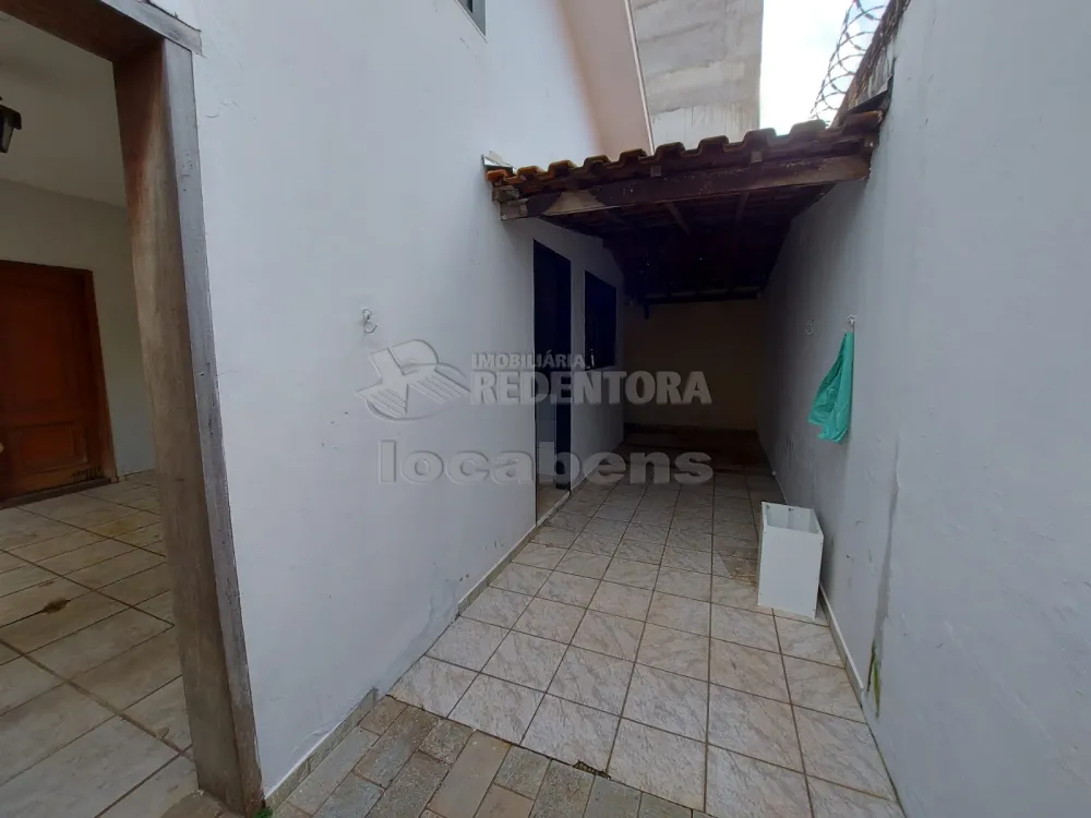 Alugar Casa / Padrão em São José do Rio Preto R$ 1.400,00 - Foto 12