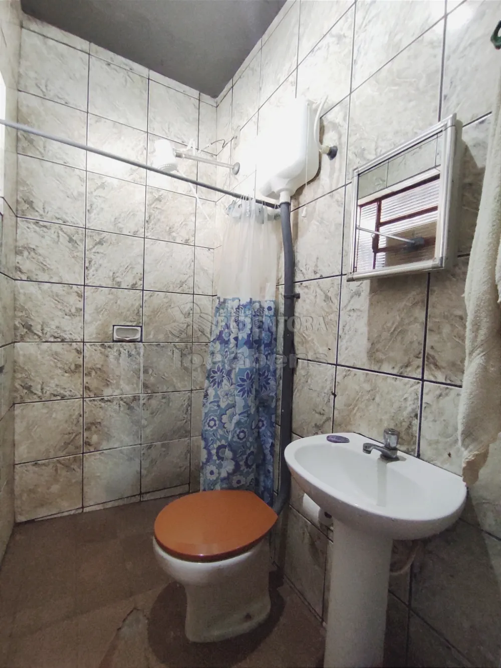 Alugar Casa / Padrão em São José do Rio Preto R$ 1.000,00 - Foto 4