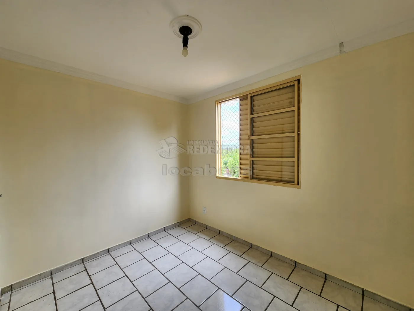 Alugar Apartamento / Padrão em São José do Rio Preto R$ 720,00 - Foto 5