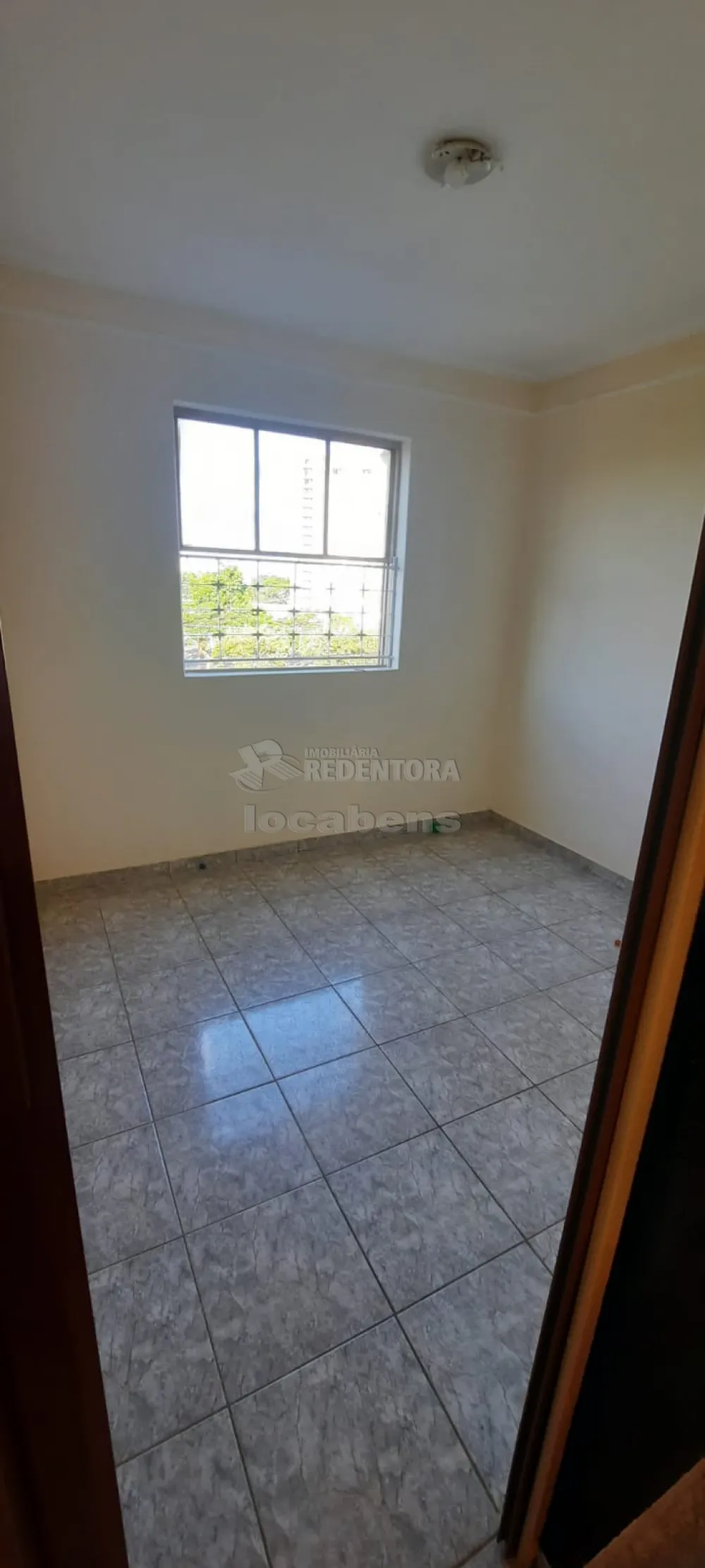 Comprar Apartamento / Padrão em São José do Rio Preto R$ 90.000,00 - Foto 4