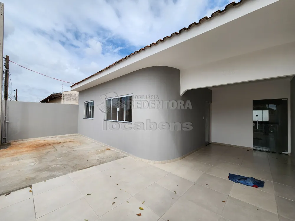 Alugar Casa / Padrão em São José do Rio Preto R$ 2.000,00 - Foto 1