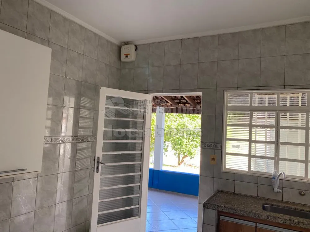 Alugar Casa / Padrão em São José do Rio Preto R$ 2.000,00 - Foto 6
