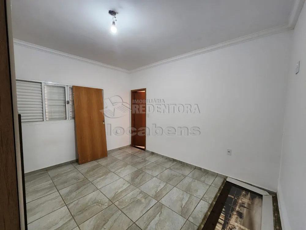 Alugar Casa / Padrão em São José do Rio Preto R$ 1.950,00 - Foto 6