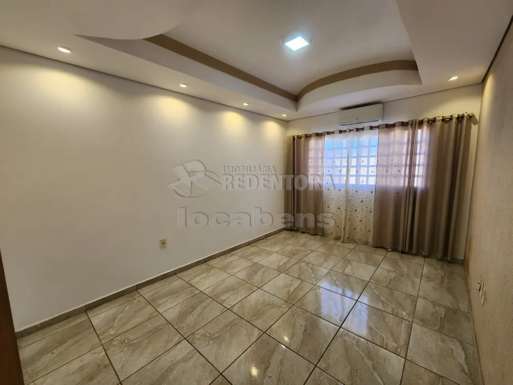 Alugar Casa / Padrão em São José do Rio Preto R$ 1.950,00 - Foto 3
